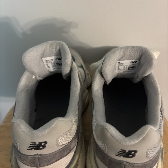 New Balance 9060 Sneaker Women’s Gray M6.5/W8. - Picture 4 of 4